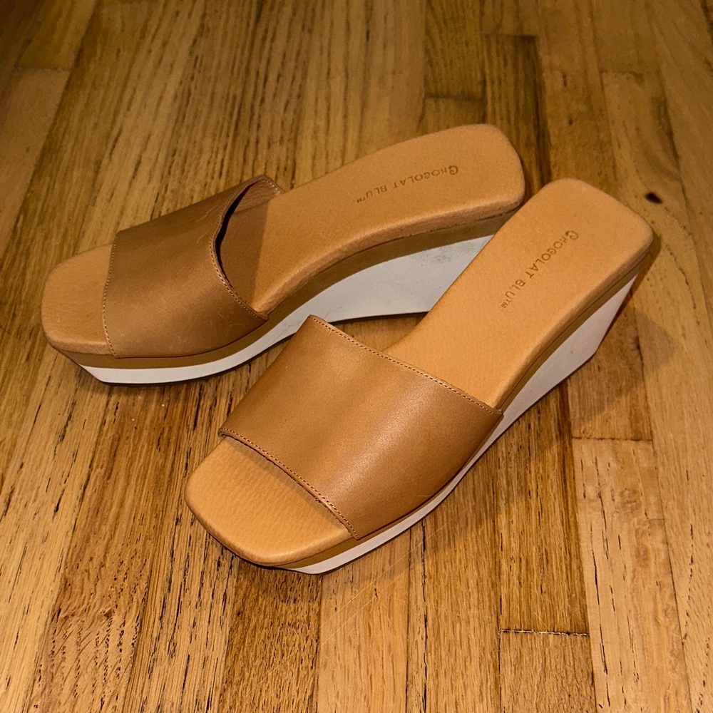 Tan and White Leather Wedge Slide
